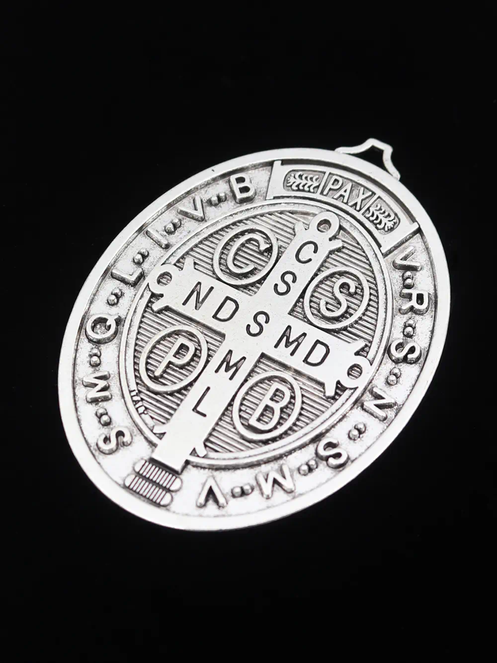 DIJE DE METAL SAN BENITO COLOR NIQUELADO - Imagen 2